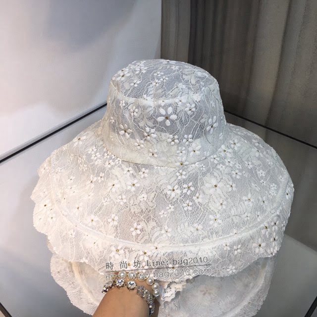 LOEWE新品女士帽子 羅意威小花帶繩蕾絲遮陽帽漁夫帽  mm1515